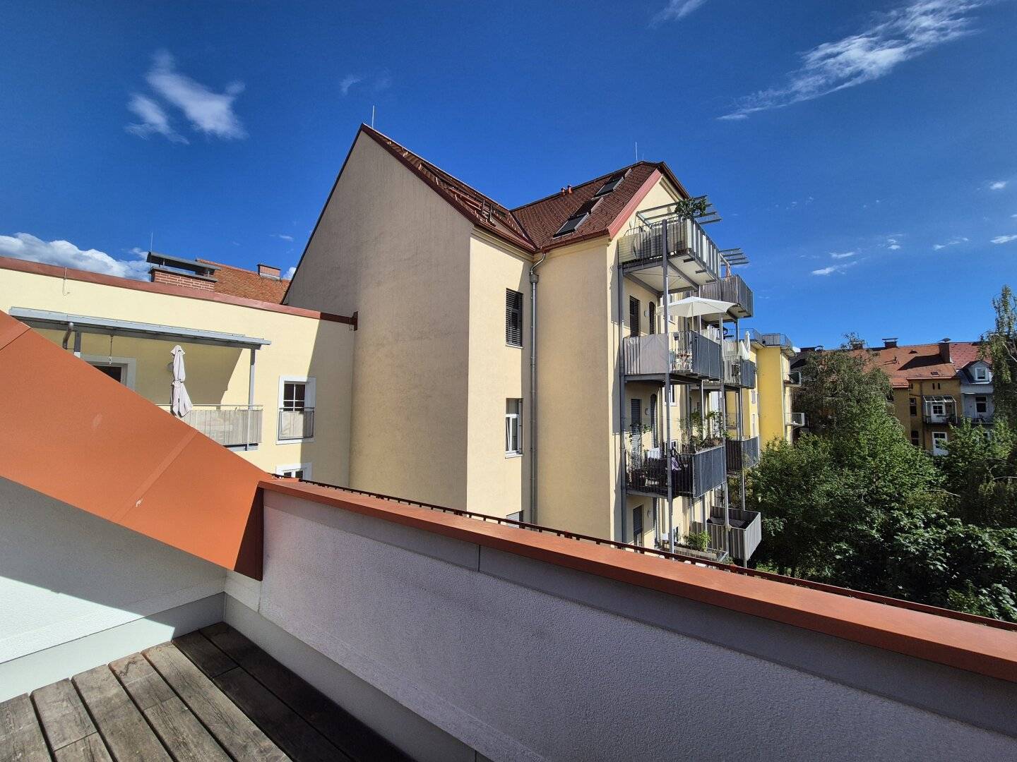 Neuwertige 3-Zimmer Dachgeschoßwohnung mit Balkon in Graz!