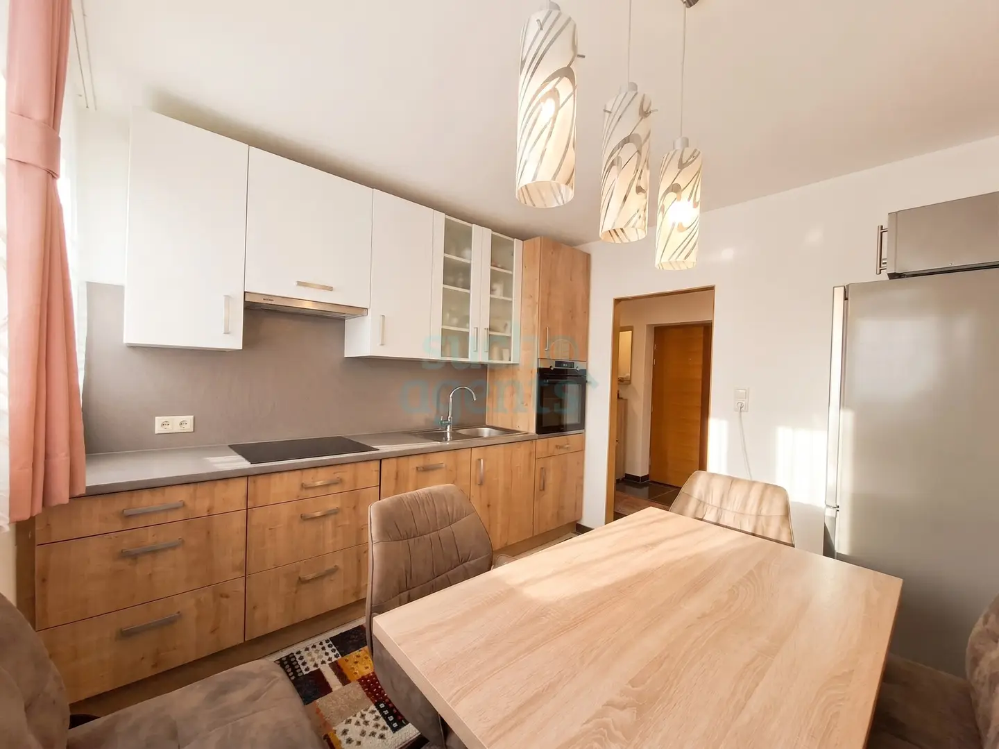 Modern apartment with Traunsee view and loggia