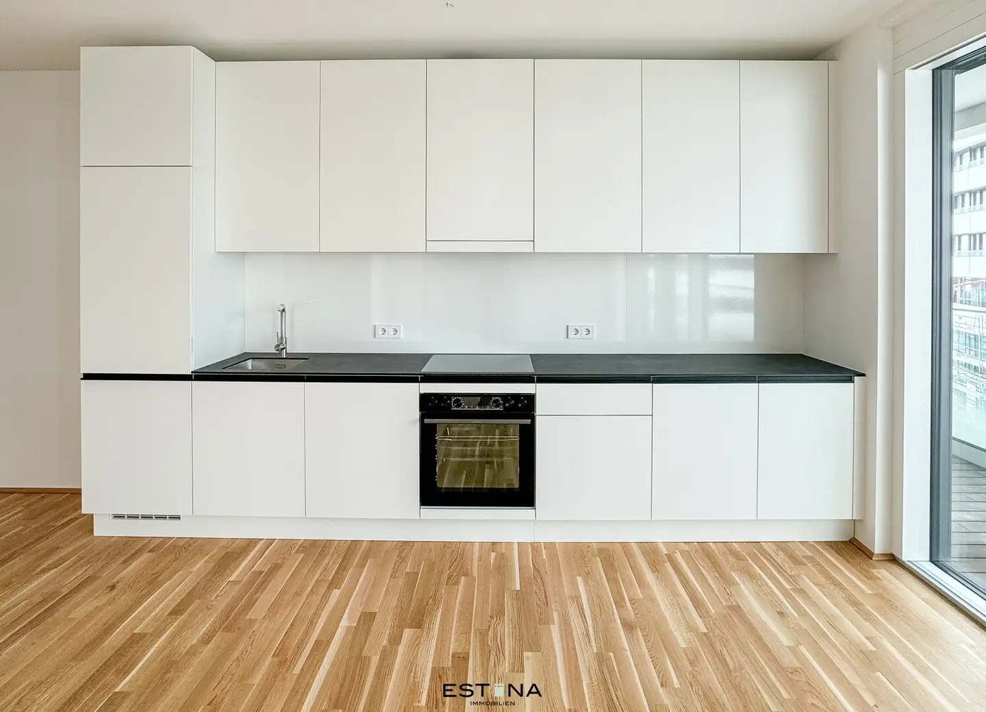 Neuwertige Wohnung mit durchdachtem Grundriss und weitläufigem Balkon, in unmittelbarer Nähe zum Donaupark