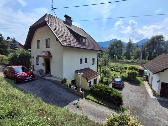 Haus in Ferndorf , Großzügiges Haus mit Nebengebäude  (Provisionsfrei)