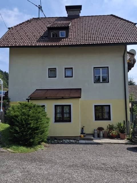 Haus in Ferndorf , Großzügiges Haus mit Nebengebäude  (Provisionsfrei)