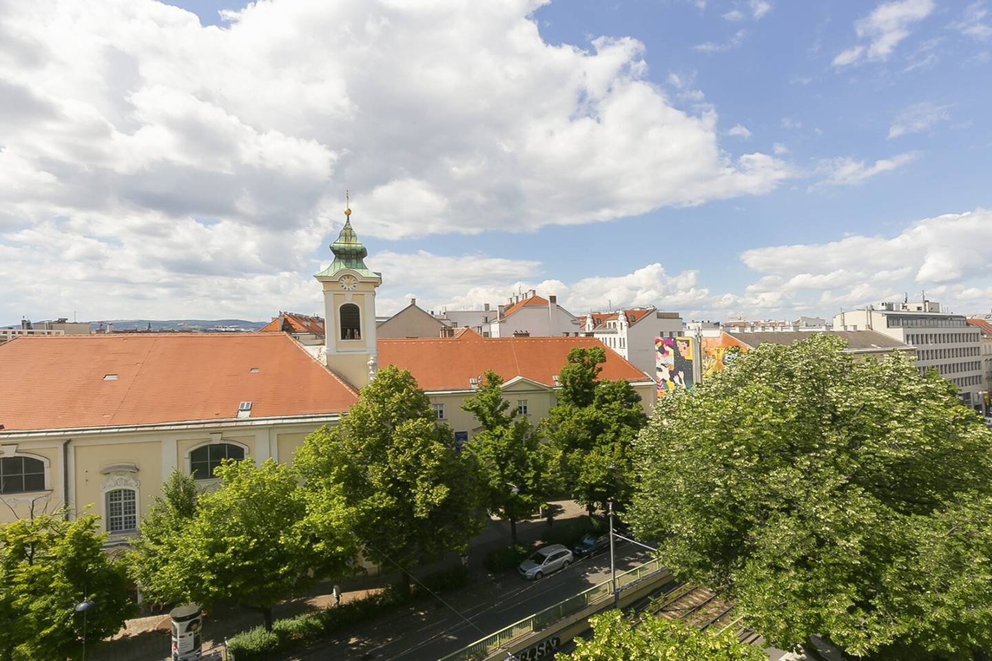 Wiedner Hauptstraße - 2 Zimmer Altbau mit Loggia zu vermieten