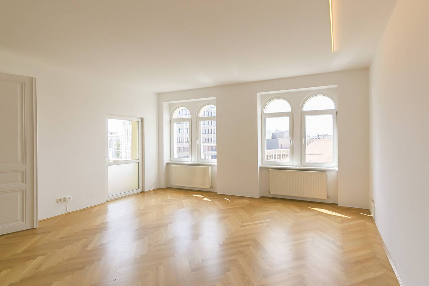 Wiedner Hauptstraße - 2 Zimmer Altbau mit Loggia zu vermieten