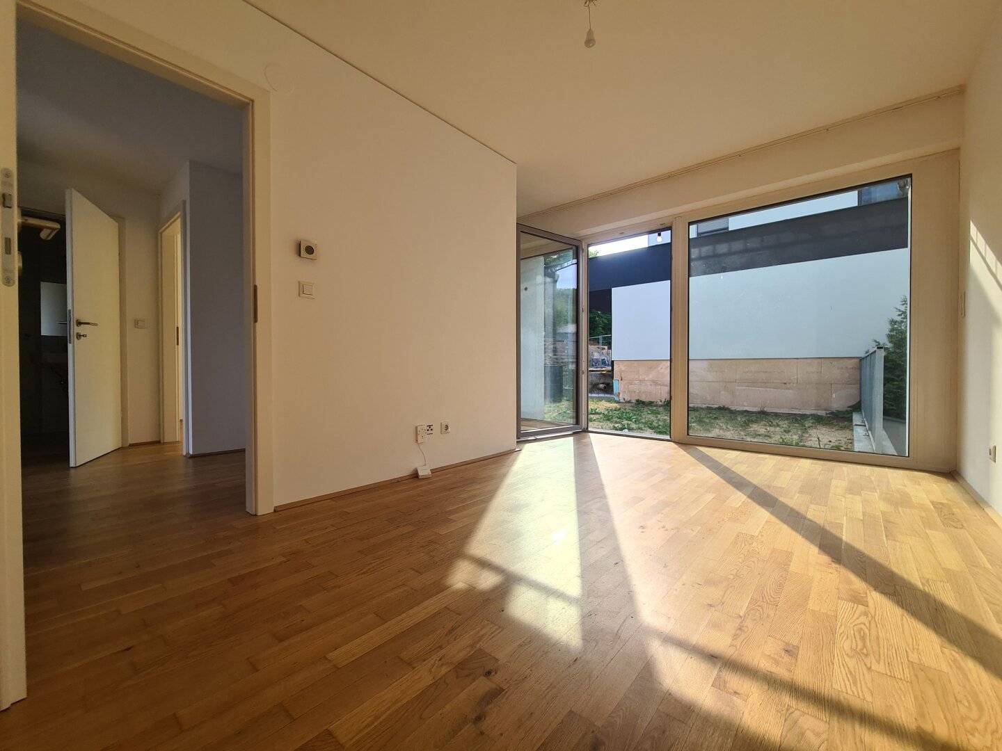 Gartenwohnung mit Loggia und Parkplatz