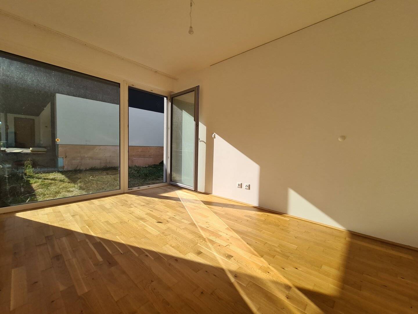 Gartenwohnung mit Loggia und Parkplatz