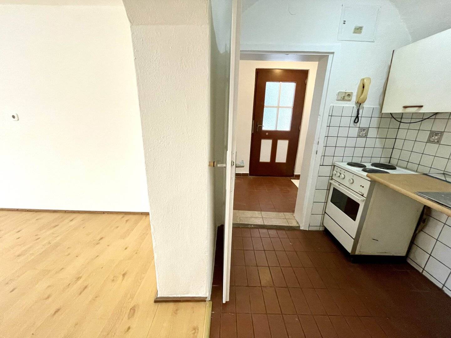 Commission-free Central 2-room Apartment with 2 Terraces in Graz City Centre Location