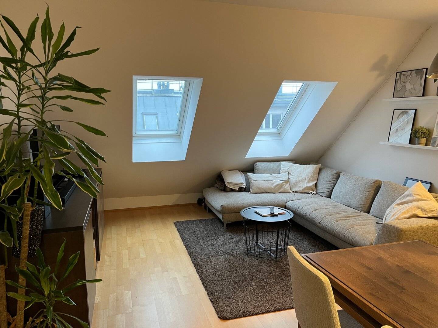 Geibelgasse - 2-room attic apartment for rent