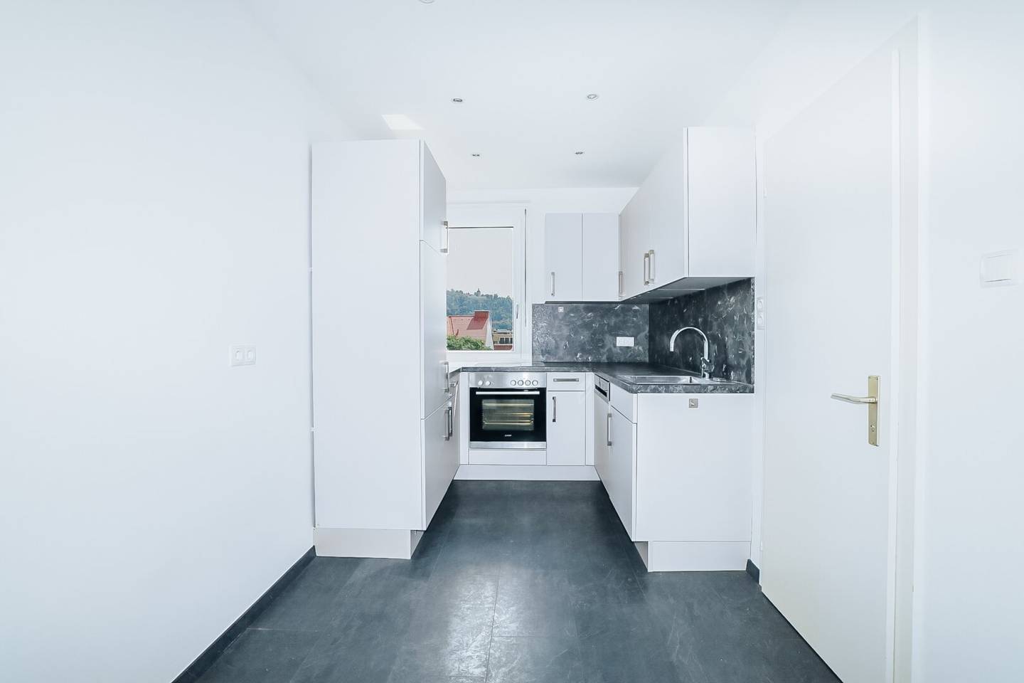 **WOW I 5. OG MIT LIFT I BLICK AUF DEN SCHLOSSBERG I BADEWANNE I HAUSTIERE WILLKOMMEN I PROJEKT WOHNEN I**