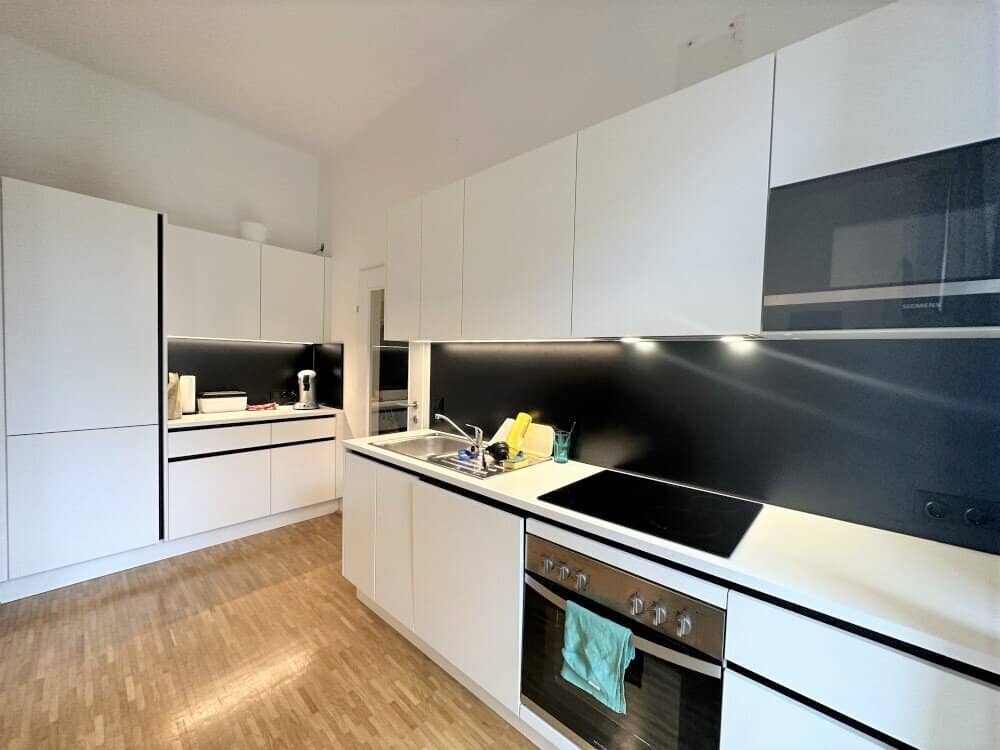 Provisionsfrei - Wunderschöne, sanierte 3-Zimmer-Wohnung mit Terrasse und Garten in zentraler Lage – WG-geeignet