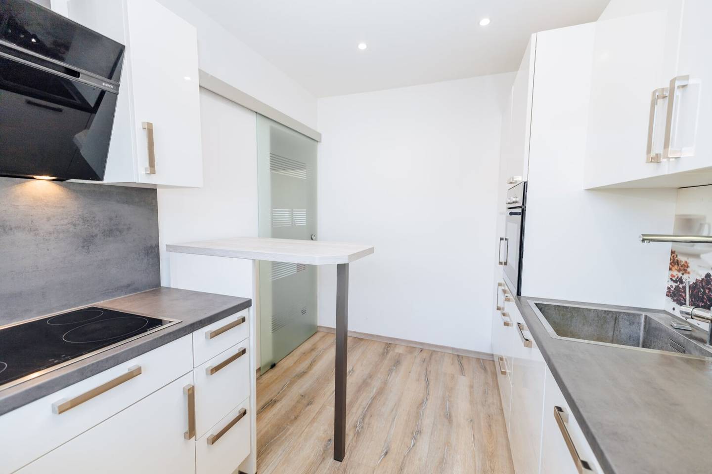 I MURPROMENADE I BADEWANNE I DESIGN-KÜCHE I BALKON I HAUSTIERE WILLKOMMEN I MODERN SANIERT I PARKPLATZ I AB SOFORT VERFÜGBAR I