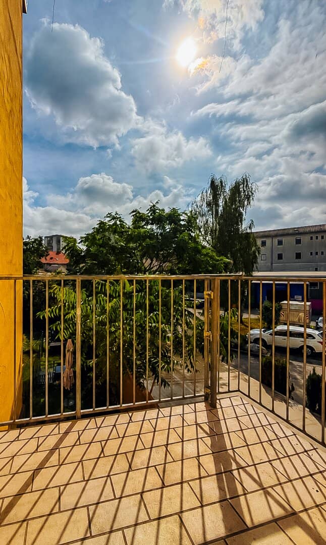 WOW I AB SOFORT I BAHNHOFSNÄHE I BALKON I WG-GEEIGNET I 1. STOCK MIT LIFT I HAUSTIERE WILLKOMMEN I LICHTDURCHFLUTET I DUSCHE & ECKBADEWANNE I PROJEKT WOHNEN I