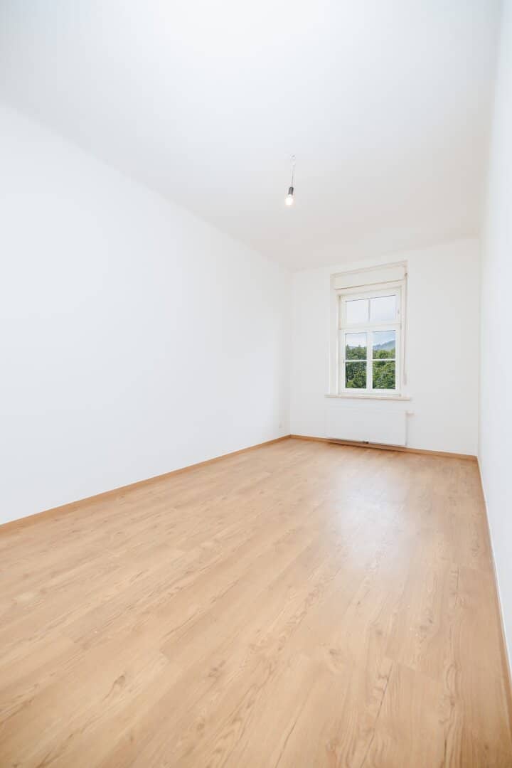 ! WOW ! I BALKON I BADEWANNE & DUSCHE I MODERNE DESIGNER-KÜCHE I HELL & RUHIG I MODERNES WOHNEN I AB SOFORT VERFÜGBAR I BAHNHOFNÄHE I