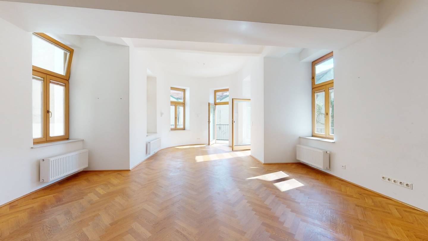 Großzügiges Stadtrefugium mit zwei Balkonen in ruhiger Innenhoflage - befristet vermietet bis 11/2028.