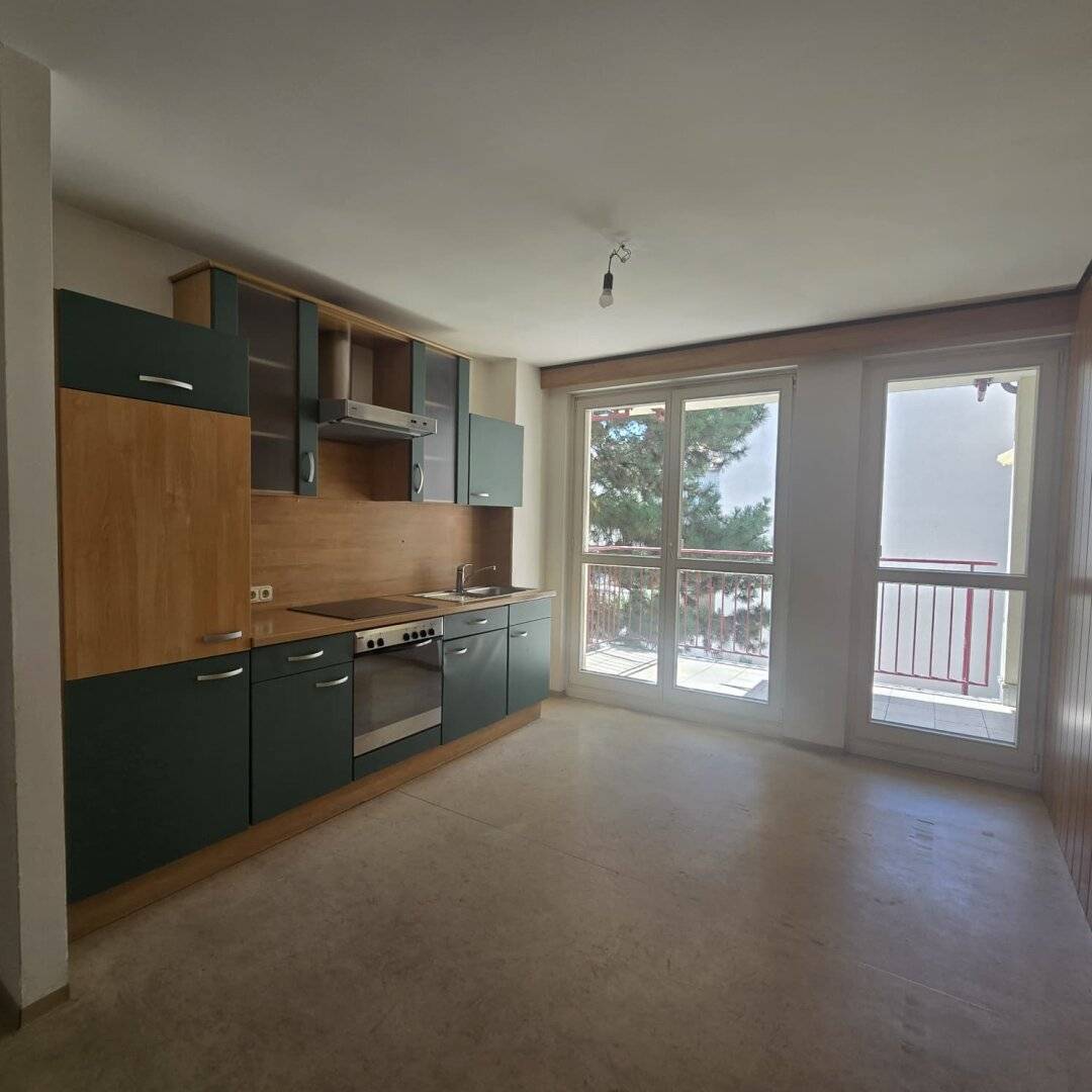 Moderne, sher helle Wohnung mit hofseitigem Balkon - Nähe Favoritenstraße / Gellertplatz - bestens 3 er WG geeignet!