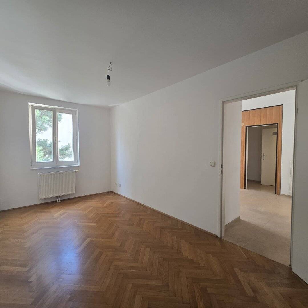 Moderne, sher helle Wohnung mit hofseitigem Balkon - Nähe Favoritenstraße / Gellertplatz - bestens 3 er WG geeignet!