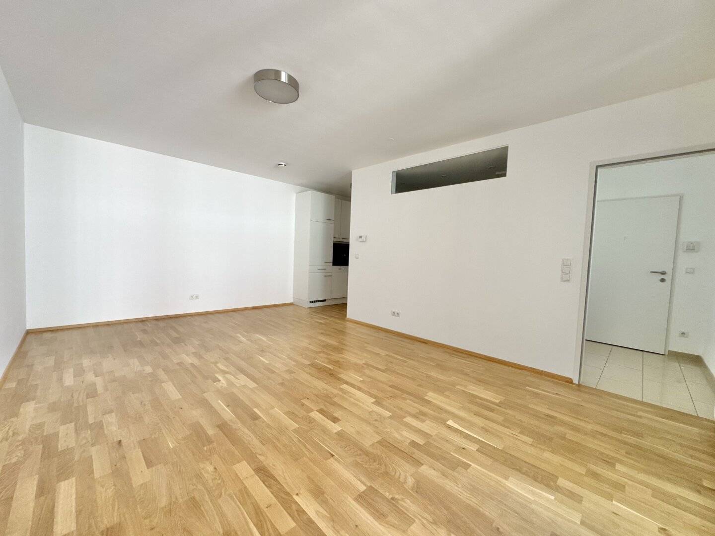 PROVISIONSFREI - RUHIGE 2 ZIMMER + GROSSER BALKON