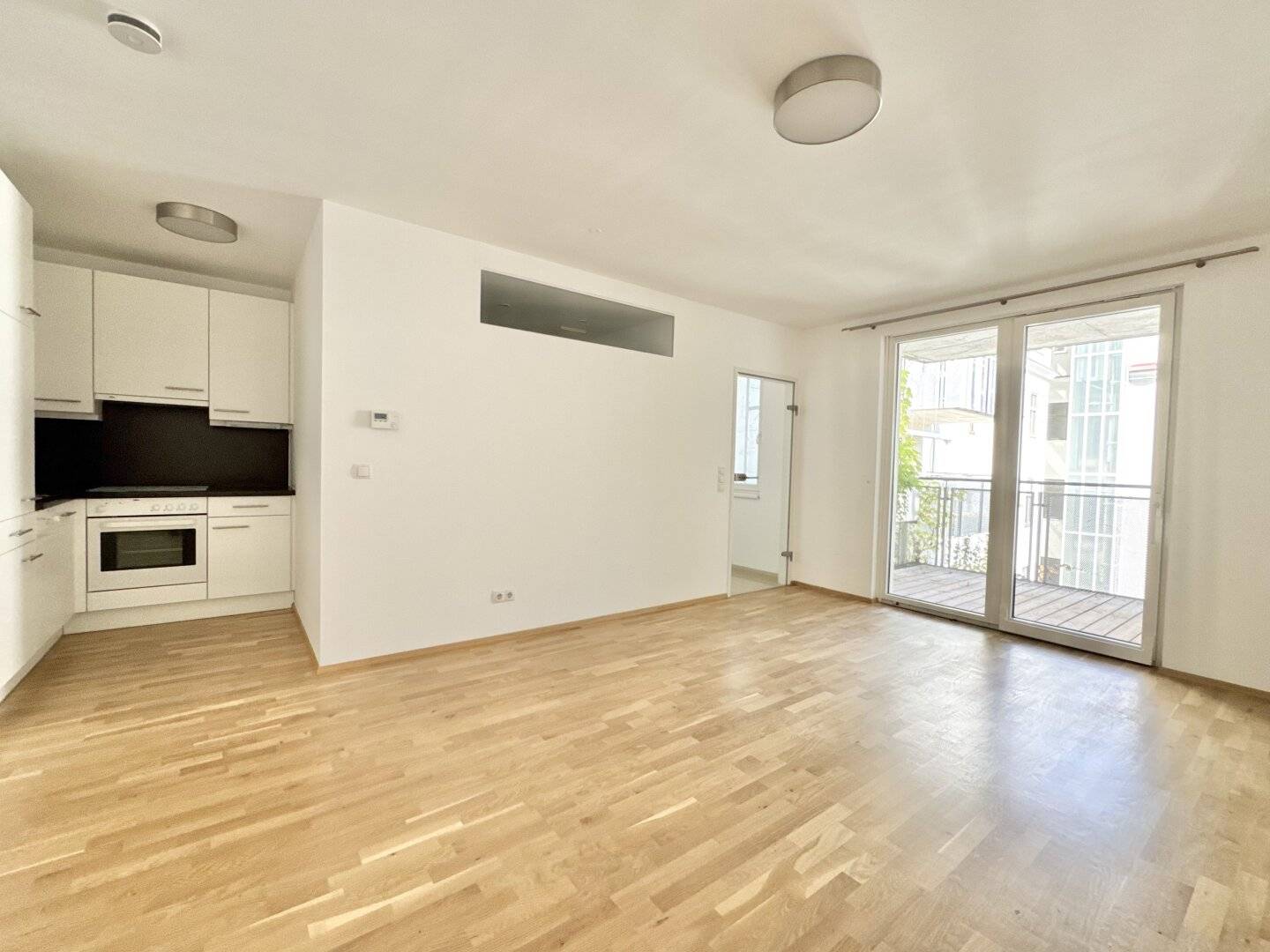 PROVISIONSFREI - RUHIGE 2 ZIMMER + GROSSER BALKON