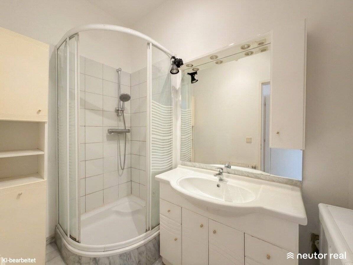 Charmante Altbauwohnung in ruhiger Innenhoflage -3 Zimmer - Nähe U6 Thaliastraße