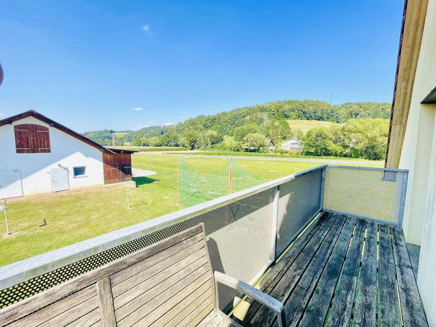 Viel Platz zum Wohlfühlen – 4-Zimmer-Wohnung mit Balkon & Parkplatz!