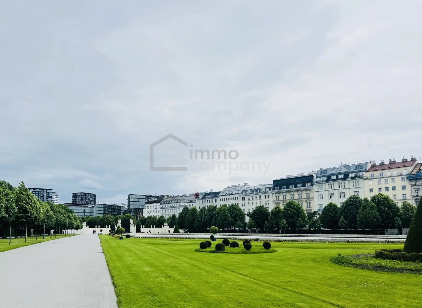 Spacious 4-room apartment + kitchen in desirable location of the 3rd district Belvedere U1