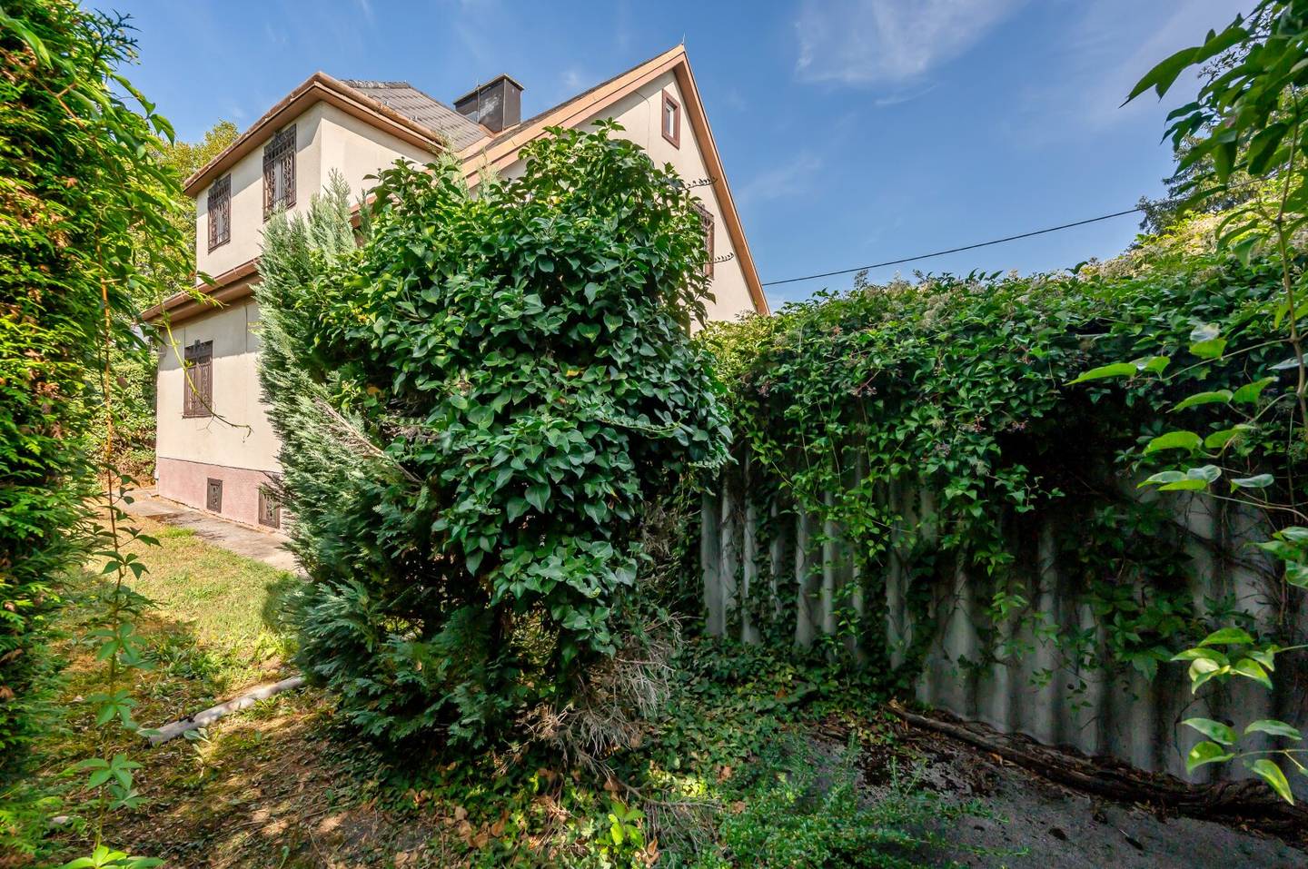 Rund 130 m² Wohnfläche | Sanierungsbedürftiges Einfamilienhaus in gefragter Liesinger Siedlungslage