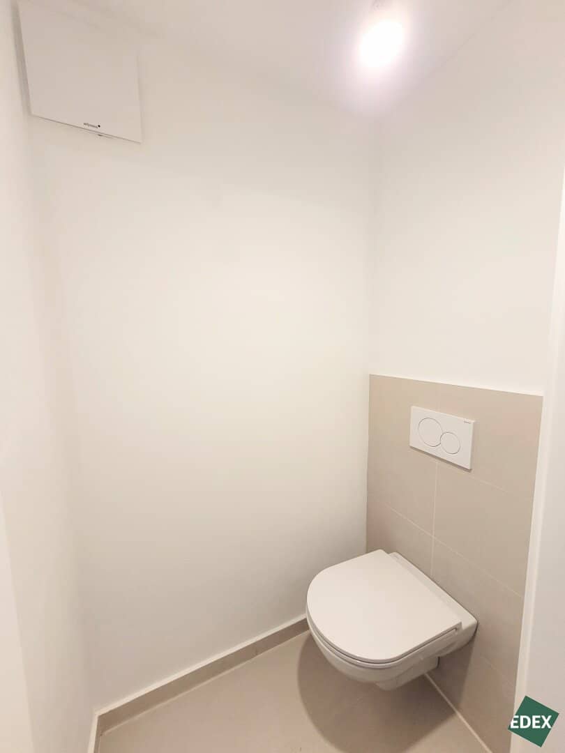 Neu Saniert: Schönes 3-Zimmer-Büro/Ordination Nähe Hernalser Hauptstraße