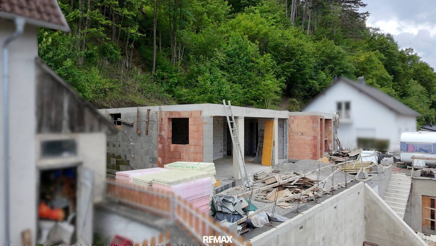 BIETERVERFAHREN: Schönes Einfamilienhaus mit Fernblick in Alland zum fertig bauen!