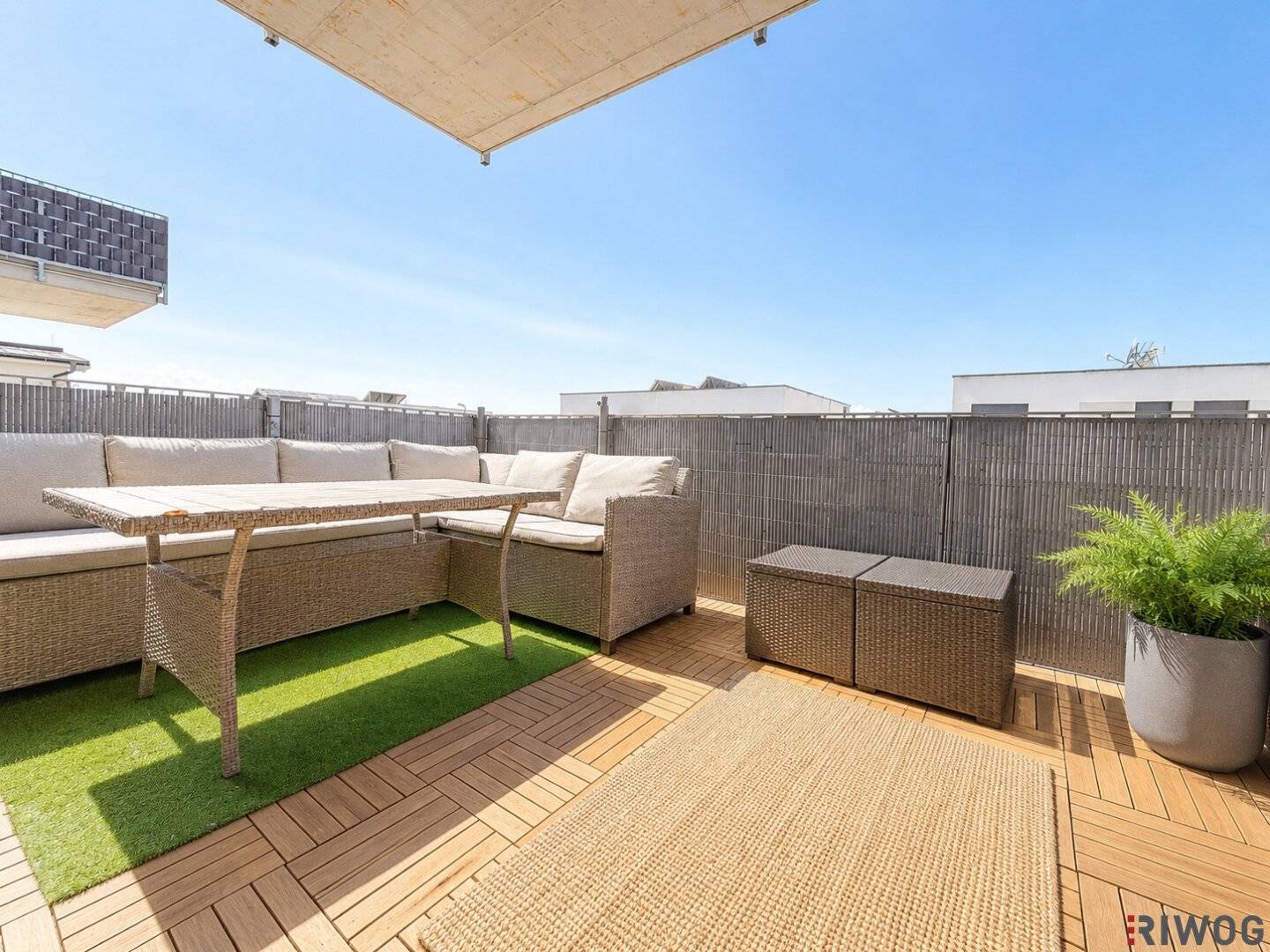 Near Strasshof train station, Rented (May 2029), Quiet location, Parking space available, approx 10m2 balcony, Separate kitchen, between Gänserndorf and Deutsch Wagram