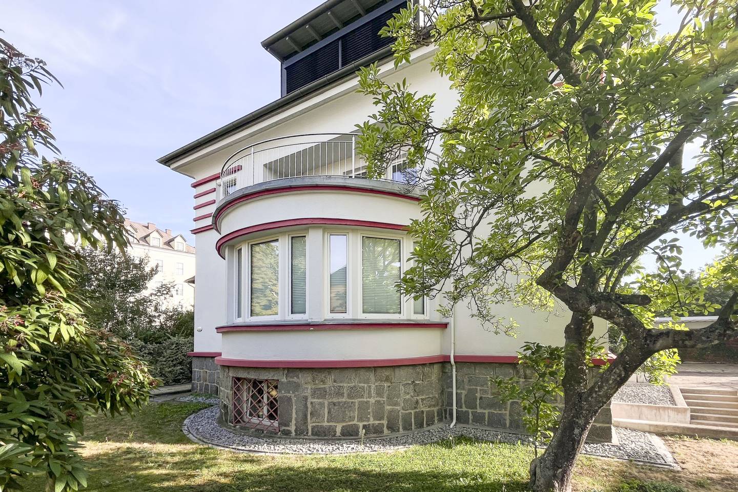 Helle Wohnung in Altstadtvilla mit Terrasse