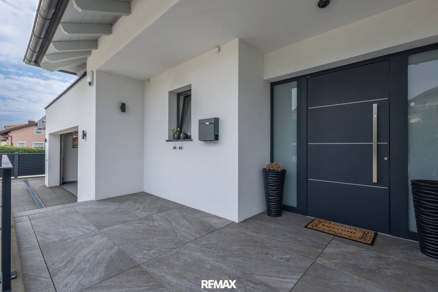 Exklusives Wohnen mit Pool, modernster Technik & außergewöhnlichem Ambiente