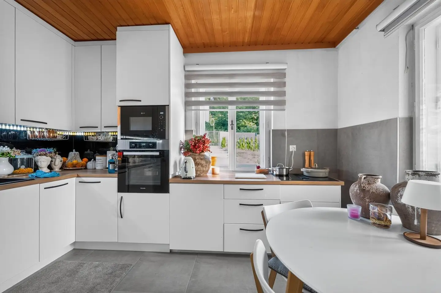 Exclusive single-family villa in Waltendorf, stylishly renovated with pool, panoramic view and spacious plot