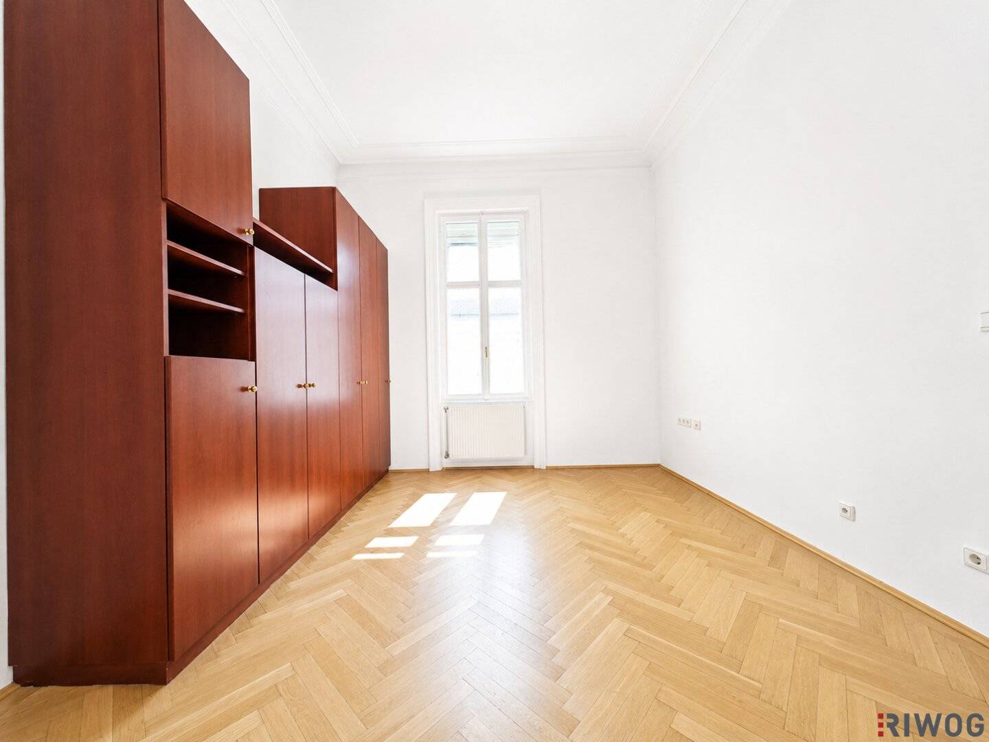 Toplage in Naschmarktnähe | unbefristete 3-Zimmer-Altbauwohnung mit Einbauküche | zentrale Luftwärmepumpe