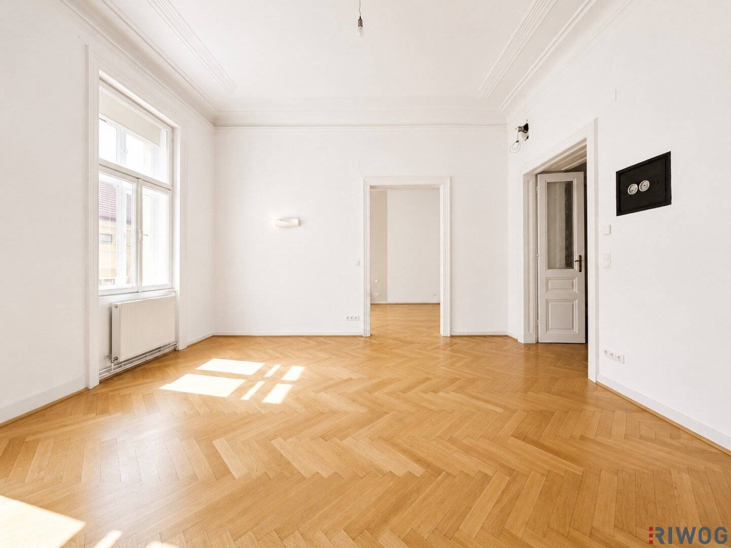 Toplage in Naschmarktnähe | unbefristete 3-Zimmer-Altbauwohnung mit Einbauküche | zentrale Luftwärmepumpe