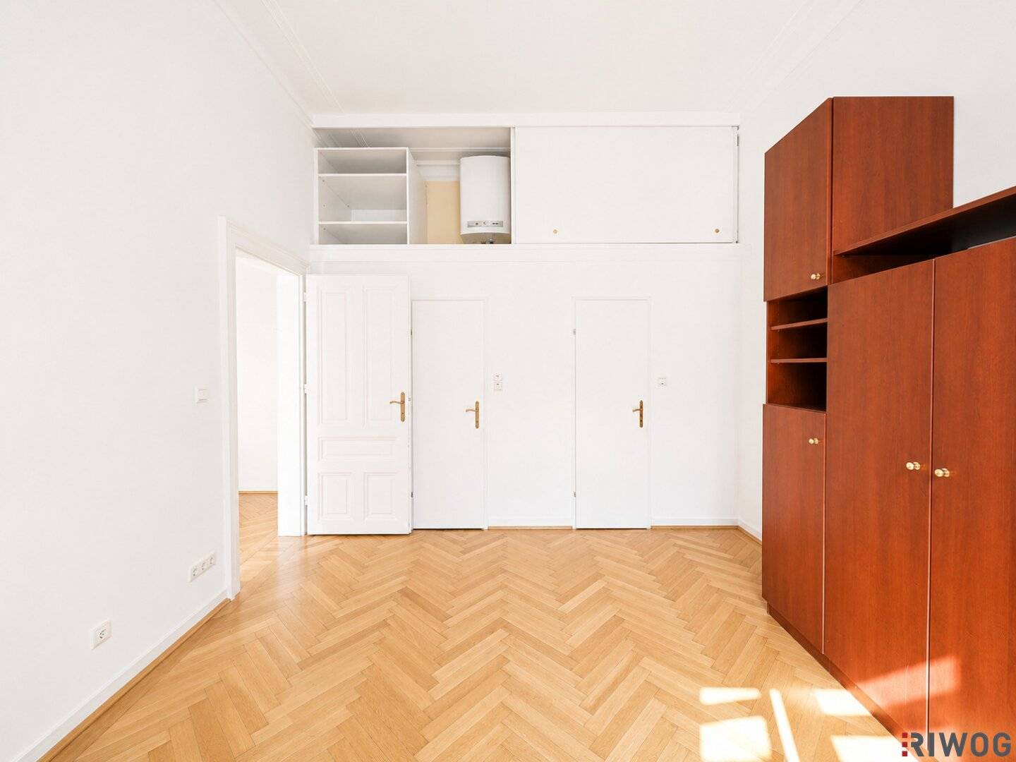 Toplage in Naschmarktnähe | unbefristete 3-Zimmer-Altbauwohnung mit Einbauküche | zentrale Luftwärmepumpe