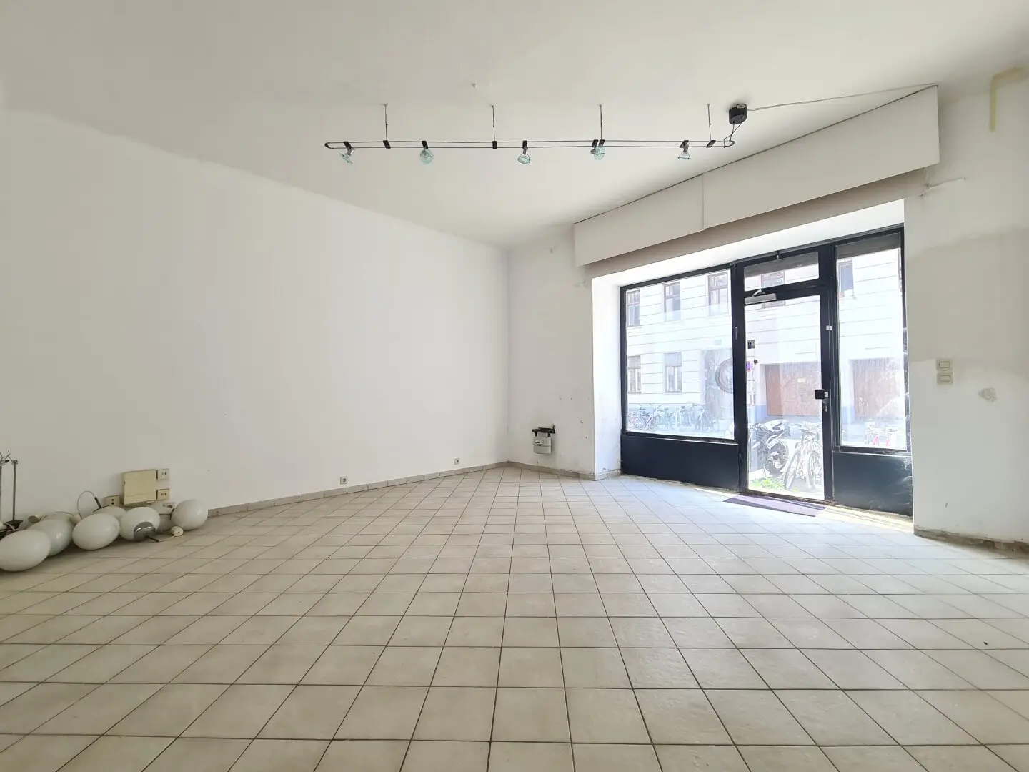 Practice Office Commercial former WU