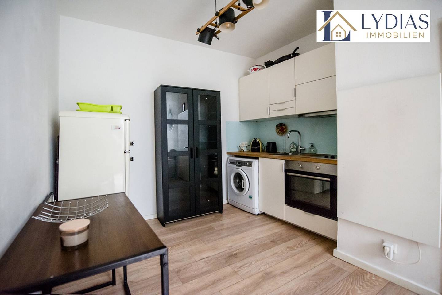 Gemütliche und ruhige 2-Zimmer Wohnung, beide Zimmer mit Blick zum begrünten Innenhof – Top Infrastruktur