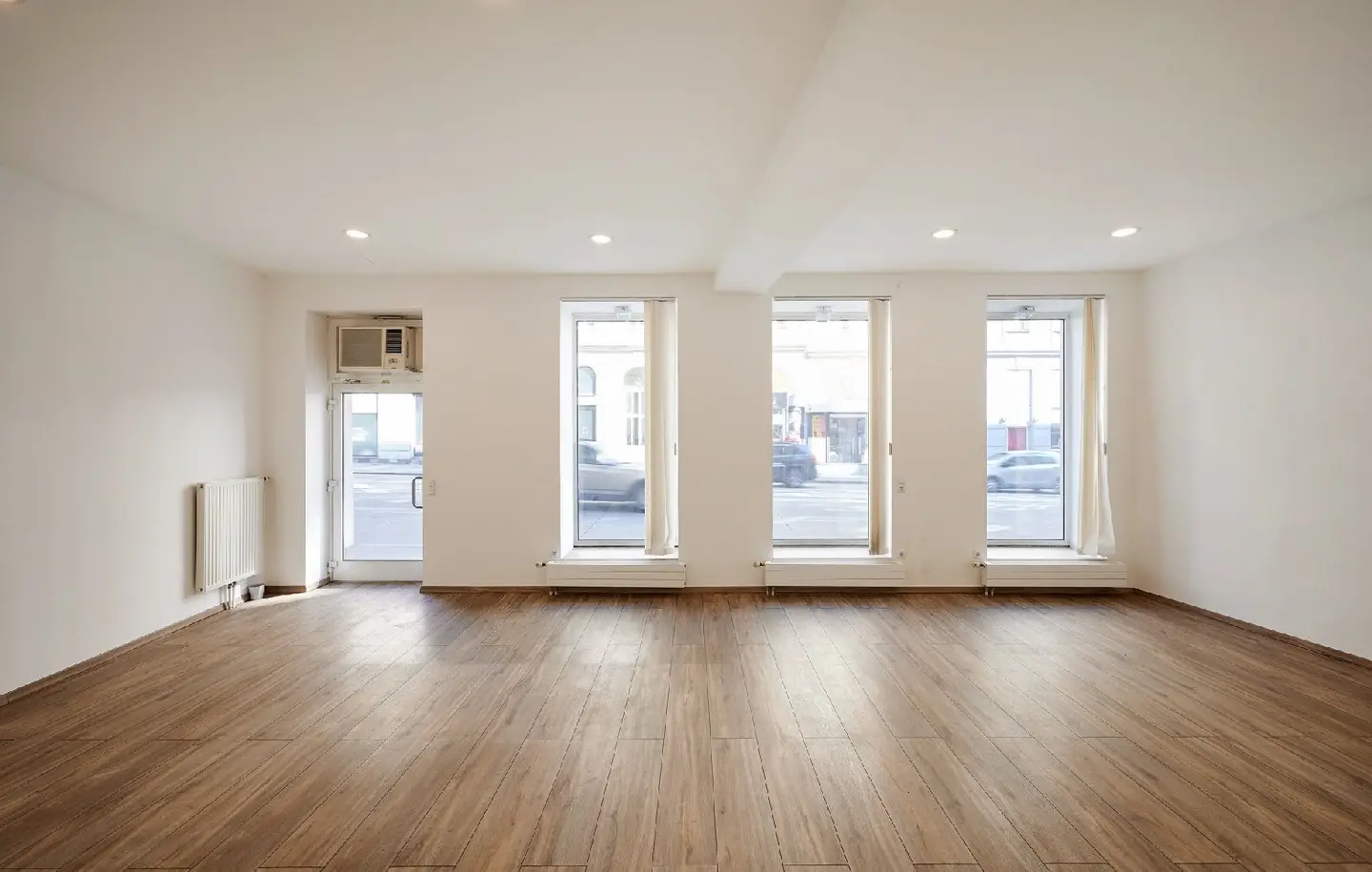 Immediately available ground floor apartment near Prater