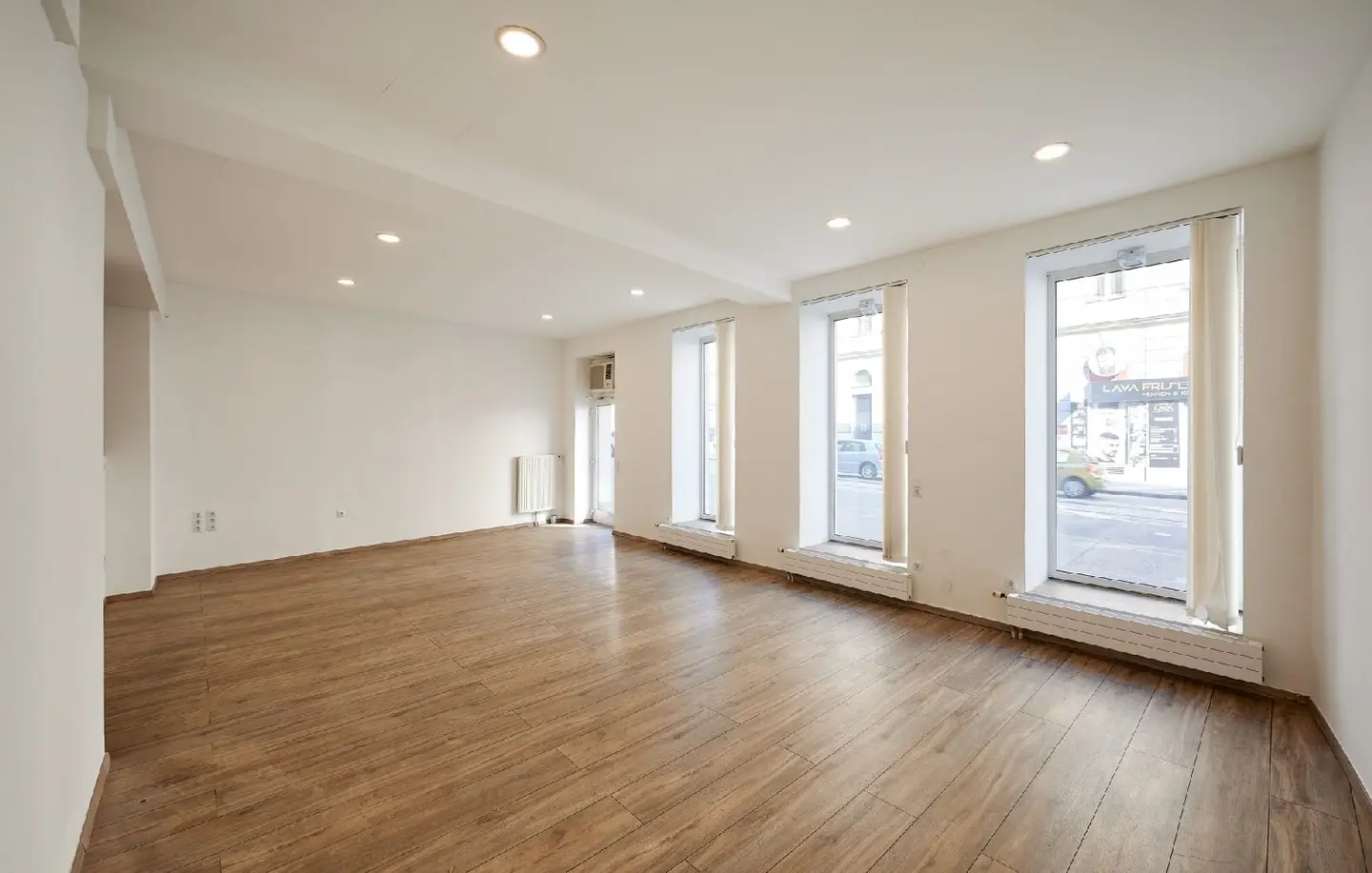 Immediately available ground floor apartment near Prater