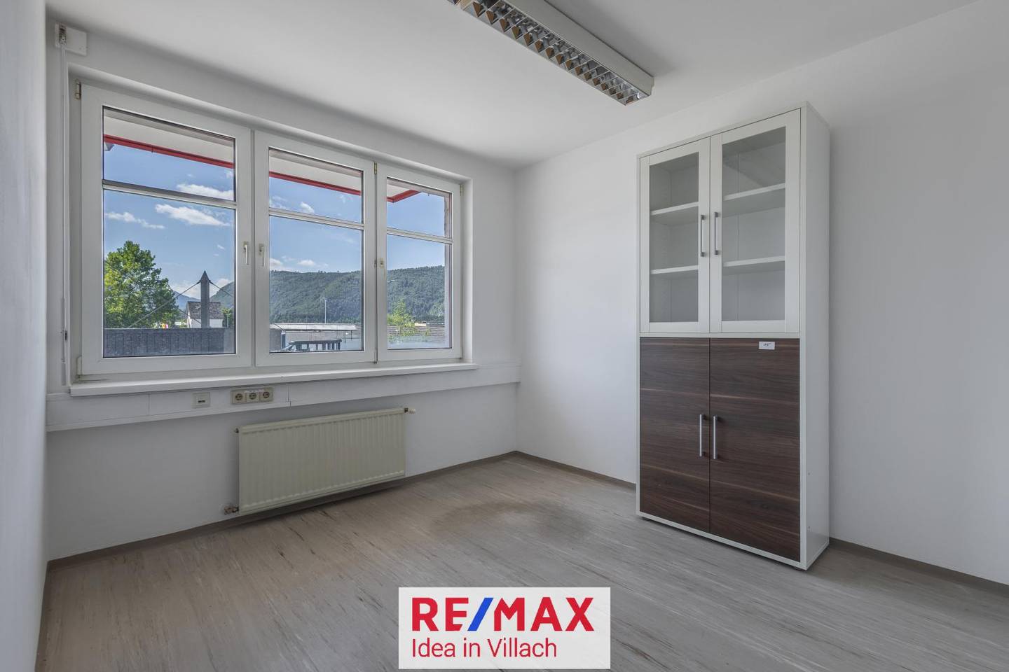 Helle Wohnung in guter Lage mit Parkplatz und Bergblick