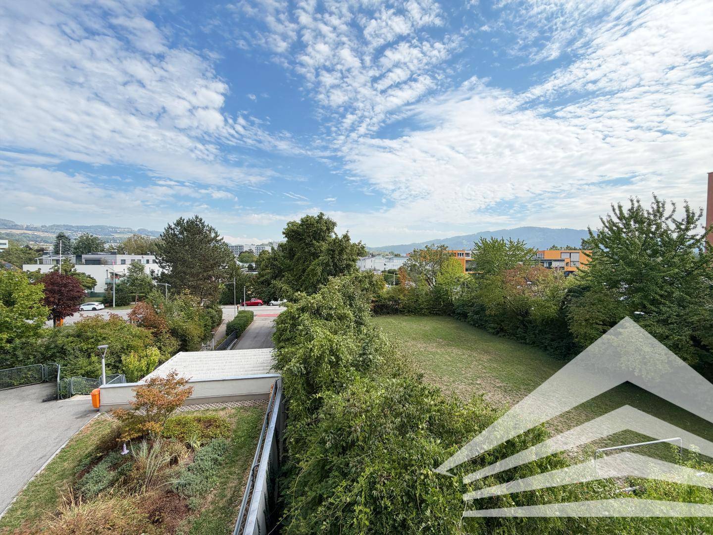 Dornach/Auhof: 3 Zimmer Maisonette mit XL-TG-Platz und Loggia im Biesenfeld