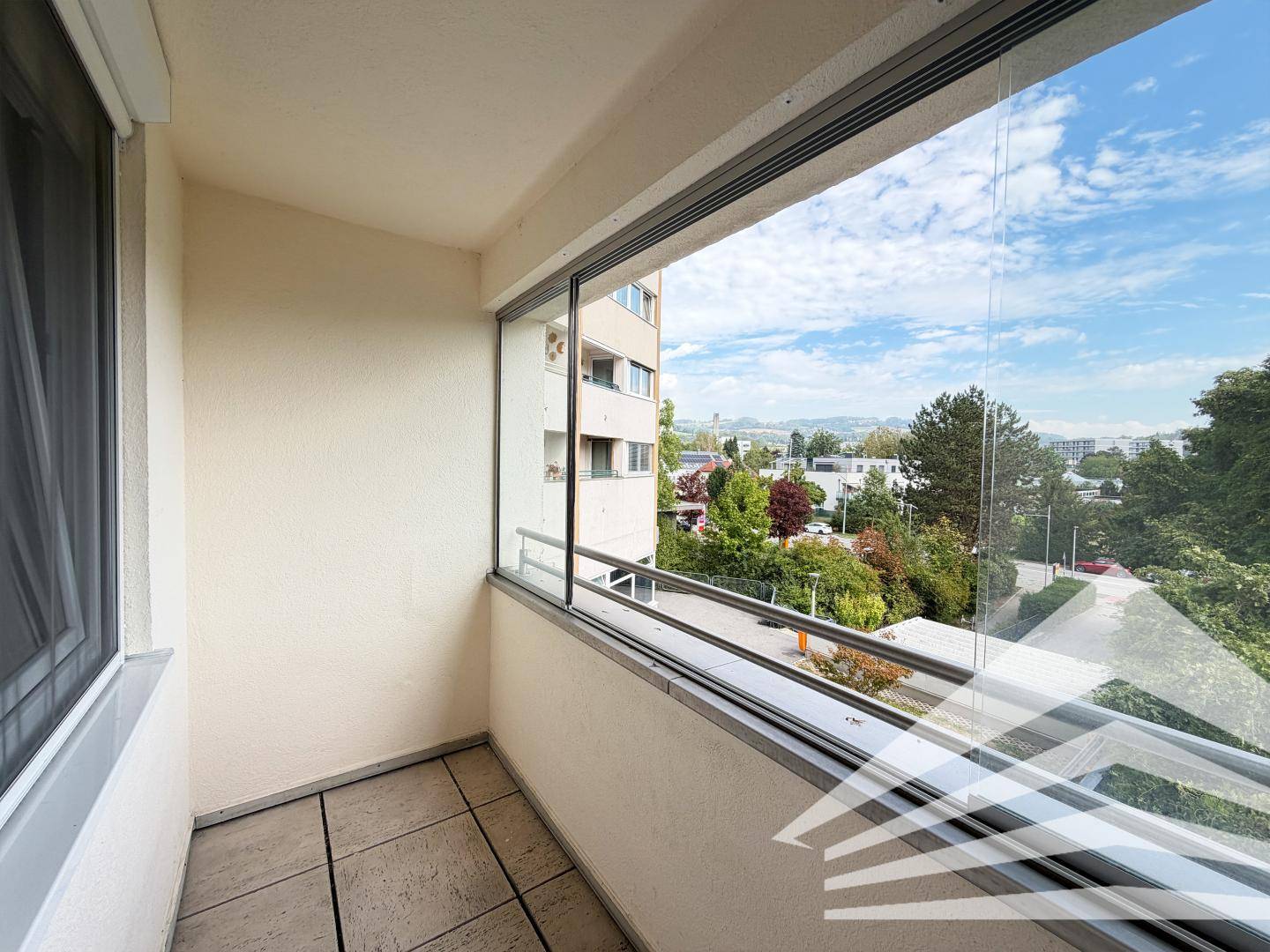 Dornach/Auhof: 3 Zimmer Maisonette mit XL-TG-Platz und Loggia im Biesenfeld