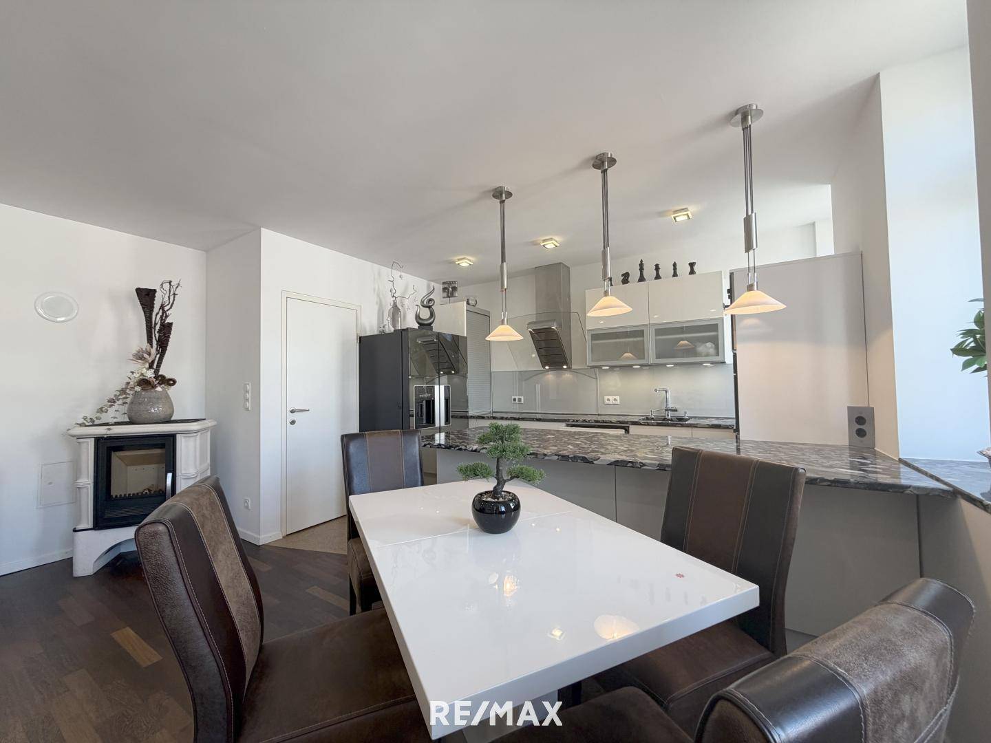 Exklusive 3-Zimmer-Neubauwohnung mit Balkon – Top-Ausstattung & komplett möbliert