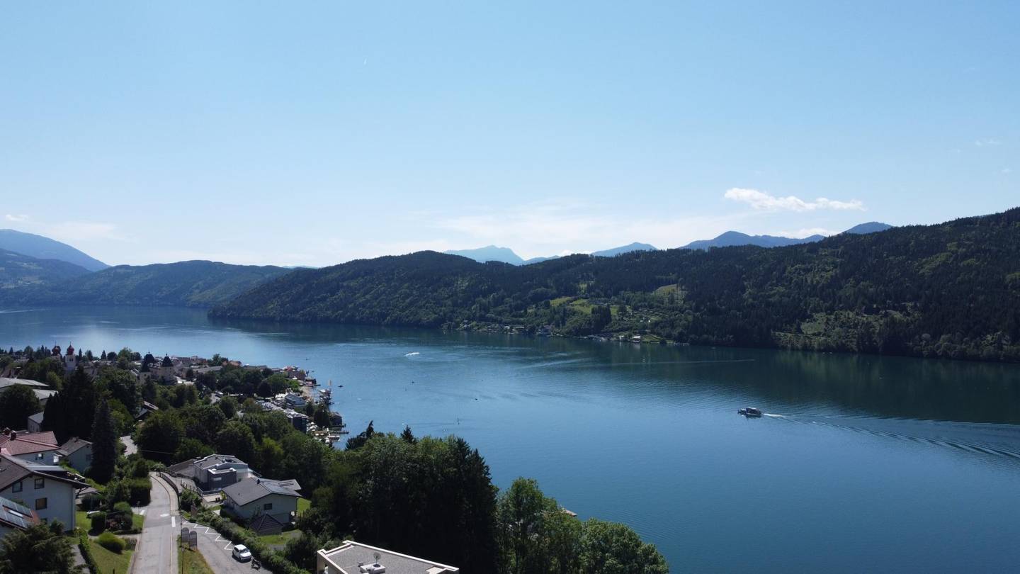 Über den Dächern von Millstatt. Seeblick. Sonnige Hanglage. Ein Haus mit Potenzial.