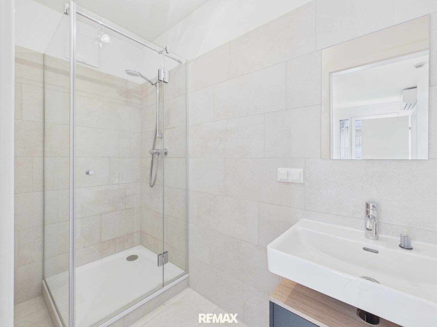Moderne 4-Zimmer Maisonette in Ebergassing mit Balkon, 2 Terrassen &amp; Tiefgarage