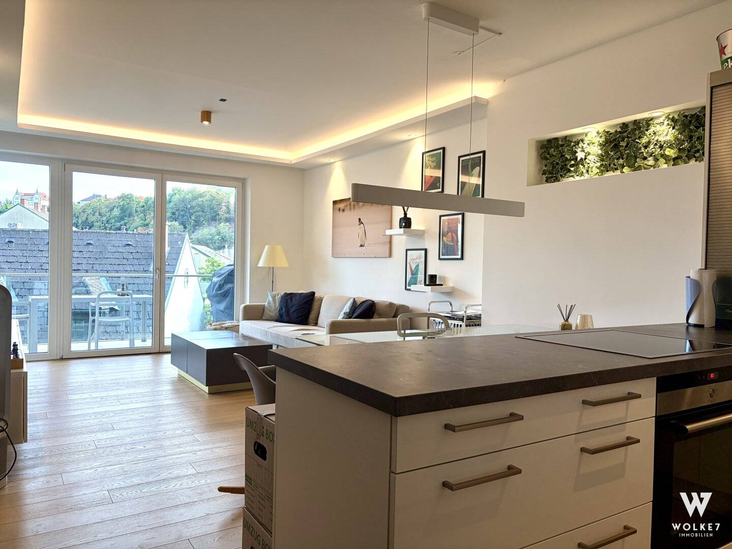 Moderne 3-Zimmer-Wohnung mit großer Loggia und Tiefgaragenstellplatz und POOL!