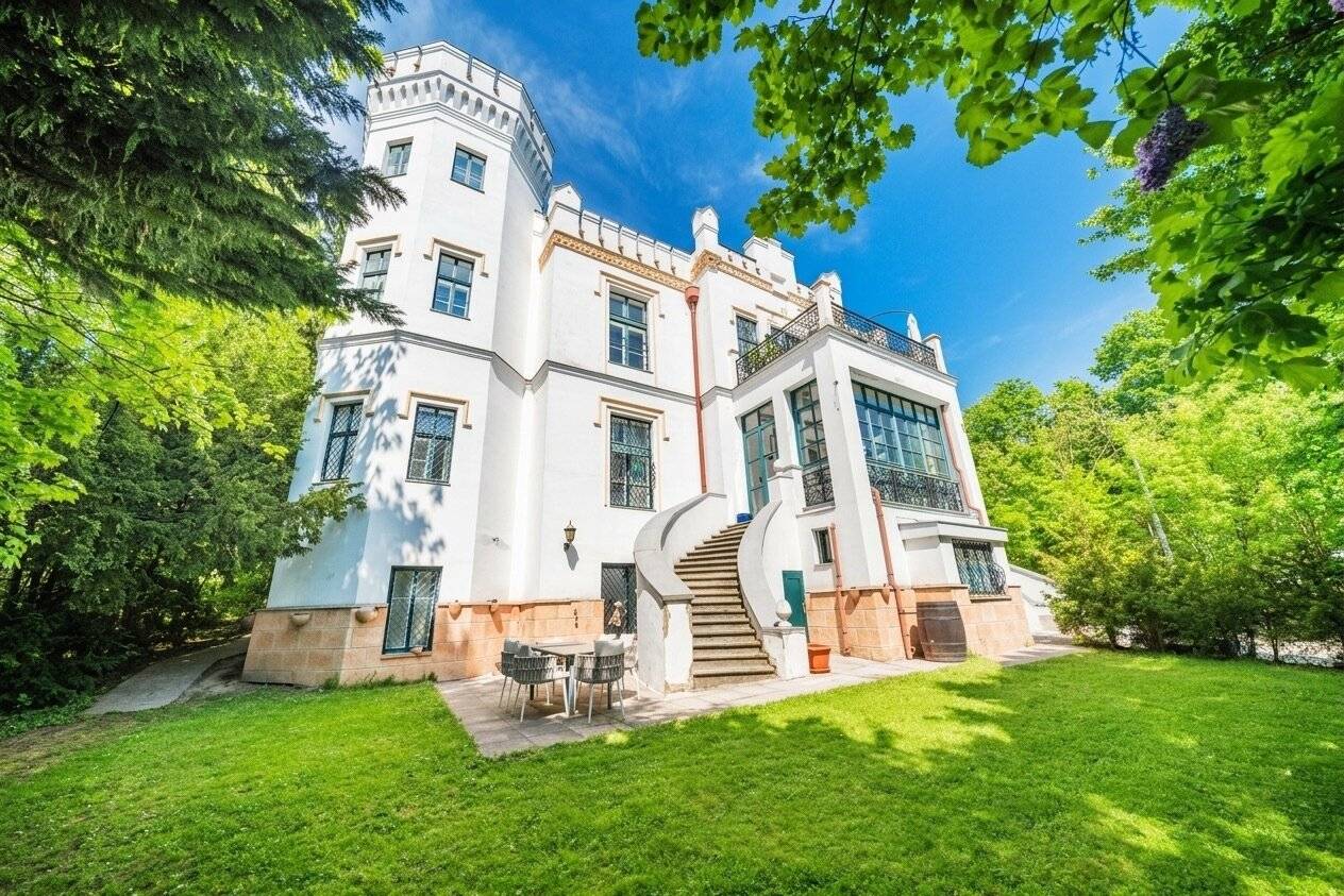 !!!Exklusiver Wohnsitz mit Geschichte! Denkmalgeschützte Villa mit spektakulärem Wienblick!!!