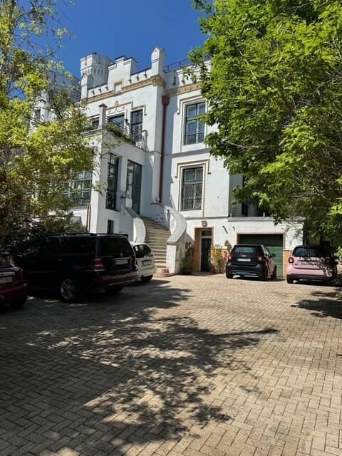 Exklusiver Wohnsitz mit Geschichte! Denkmalgeschützte Villa mit spektakulärem Wienblick.