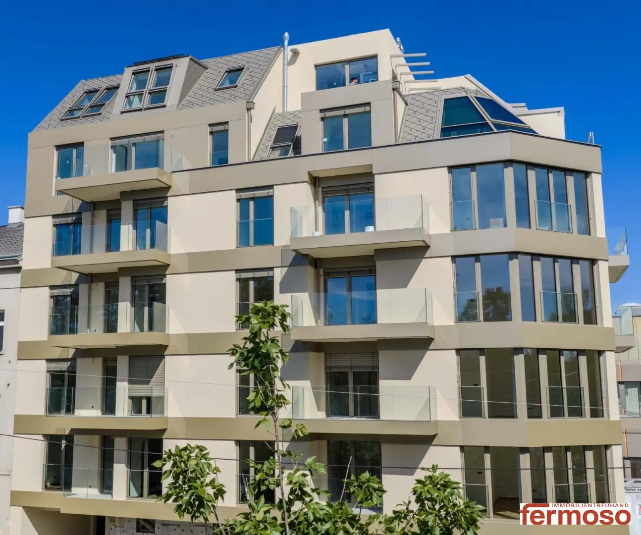 ATTIC DREAM WITH LARGE TERRACE | 3 ROOMS | 104.53 m² | NEAR THE DANUBE