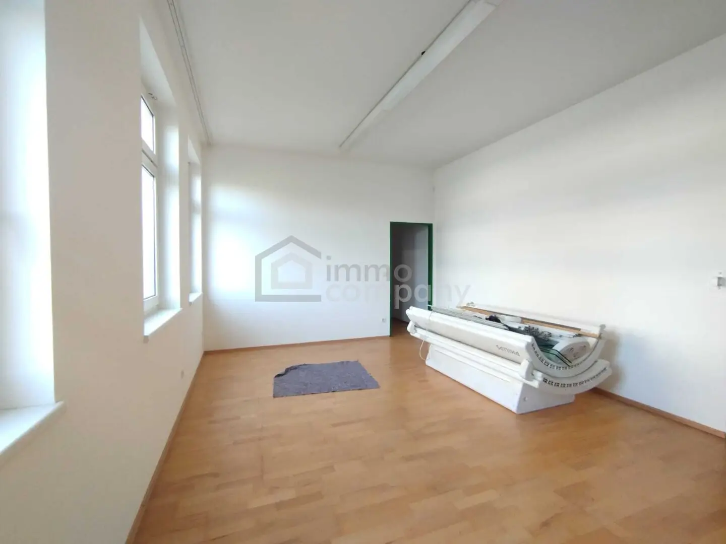 Großzügiges Geschäftslokal in Kritzendorf – 390m², Parkplätze & Stadtblick!
