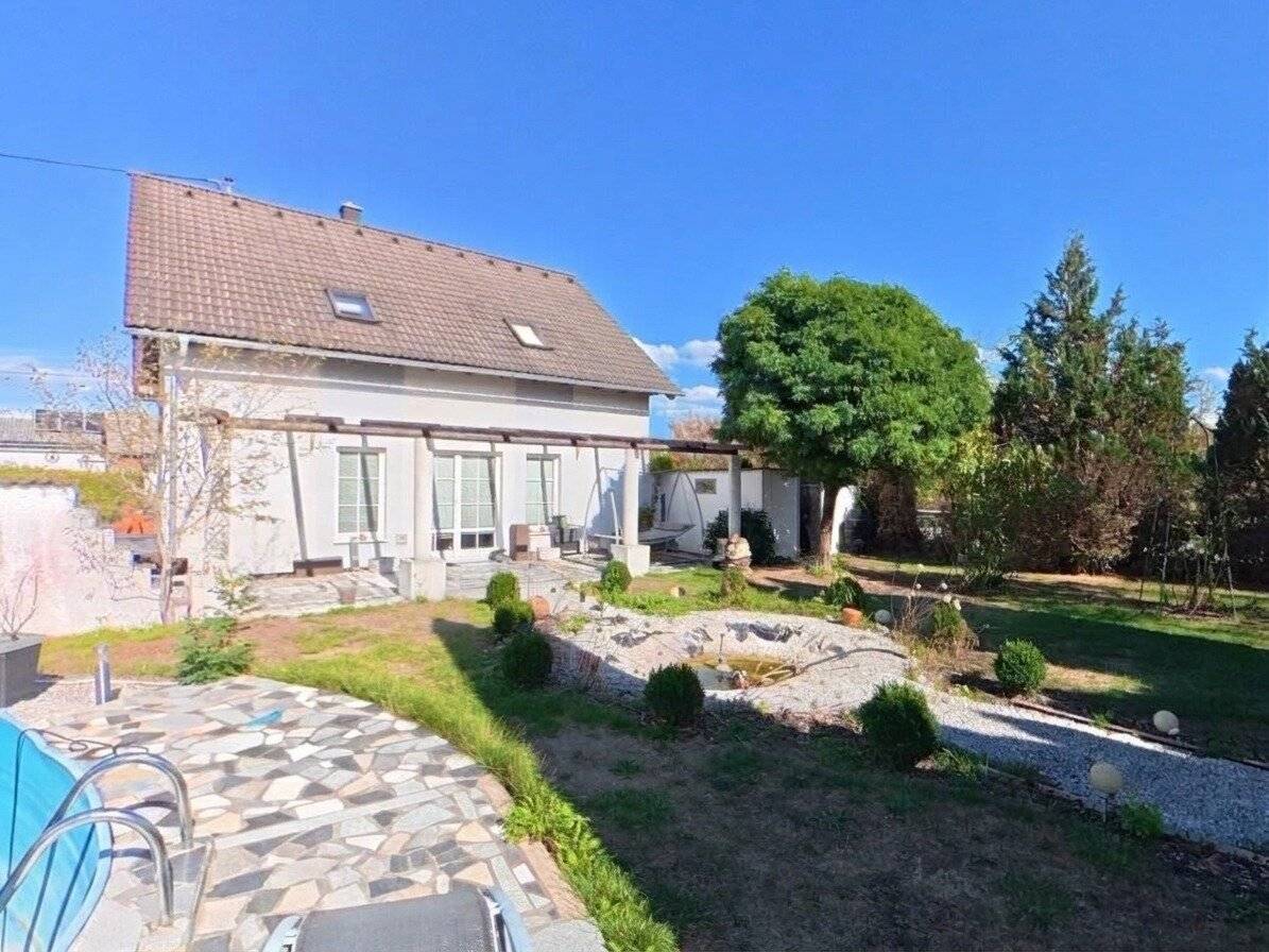 Charming 4-room single-family house in Neuzeug with 2 terraces and 3 parking spaces